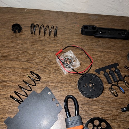 Rc Car Parts Lot Schumacher Traxxas Tamiya Kyosho Mix Rc Parts Used!!! - Image 3