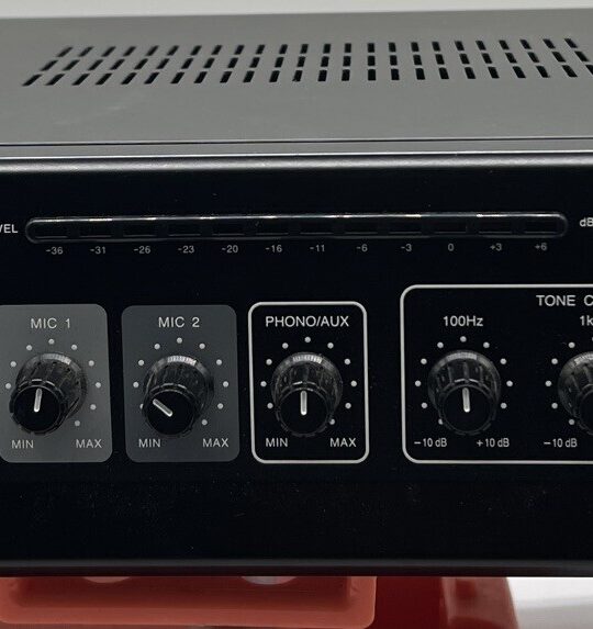 Radio Shack PA Amplifier 32-2054 40 Watt with Power Cord Amp Vintage Turns On