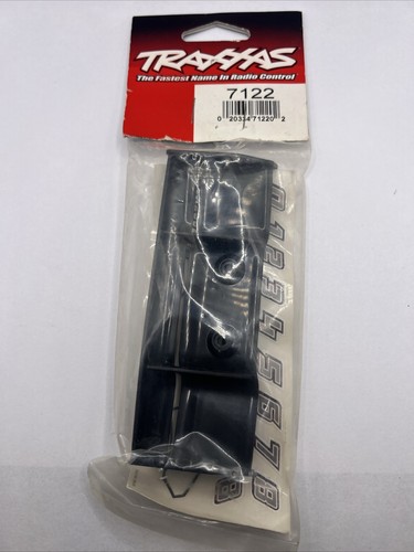 Traxxas Black Wing 1/16 E-Revo 7122
