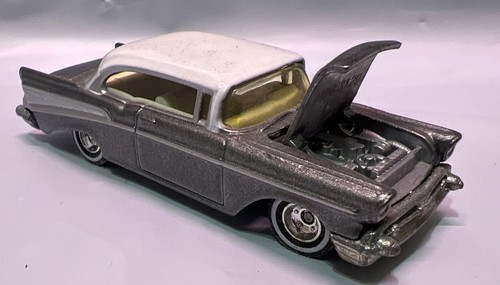 Hot Wheels 1957 Chevrolet Bel Air 2003 Gray With White Roof '57 Chevy Hood Up