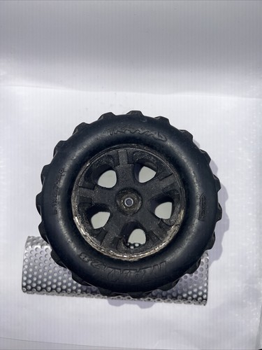 Traxxas Maxx 2.8 single used wheel free shipping